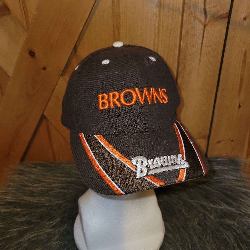Vintage Cleveland Browns NFL Hat — Made in Taiwan — 85% Acrylic / 15% Wool